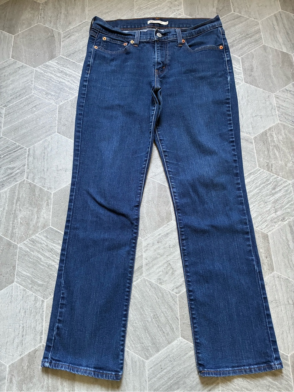 Levi’s 414 Straight Leg Relaxed Fit Jeans 28” x 28”